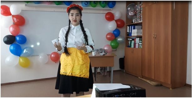 Преподаватель английского языка С.О.Жарлыгасова провела внеклассное мероприятие  «Удиви меня!». 